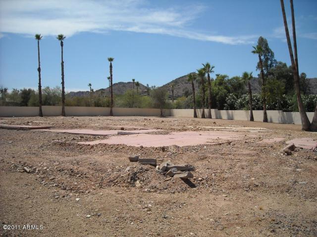 4740 E Lincoln Drive 17 — photo 1