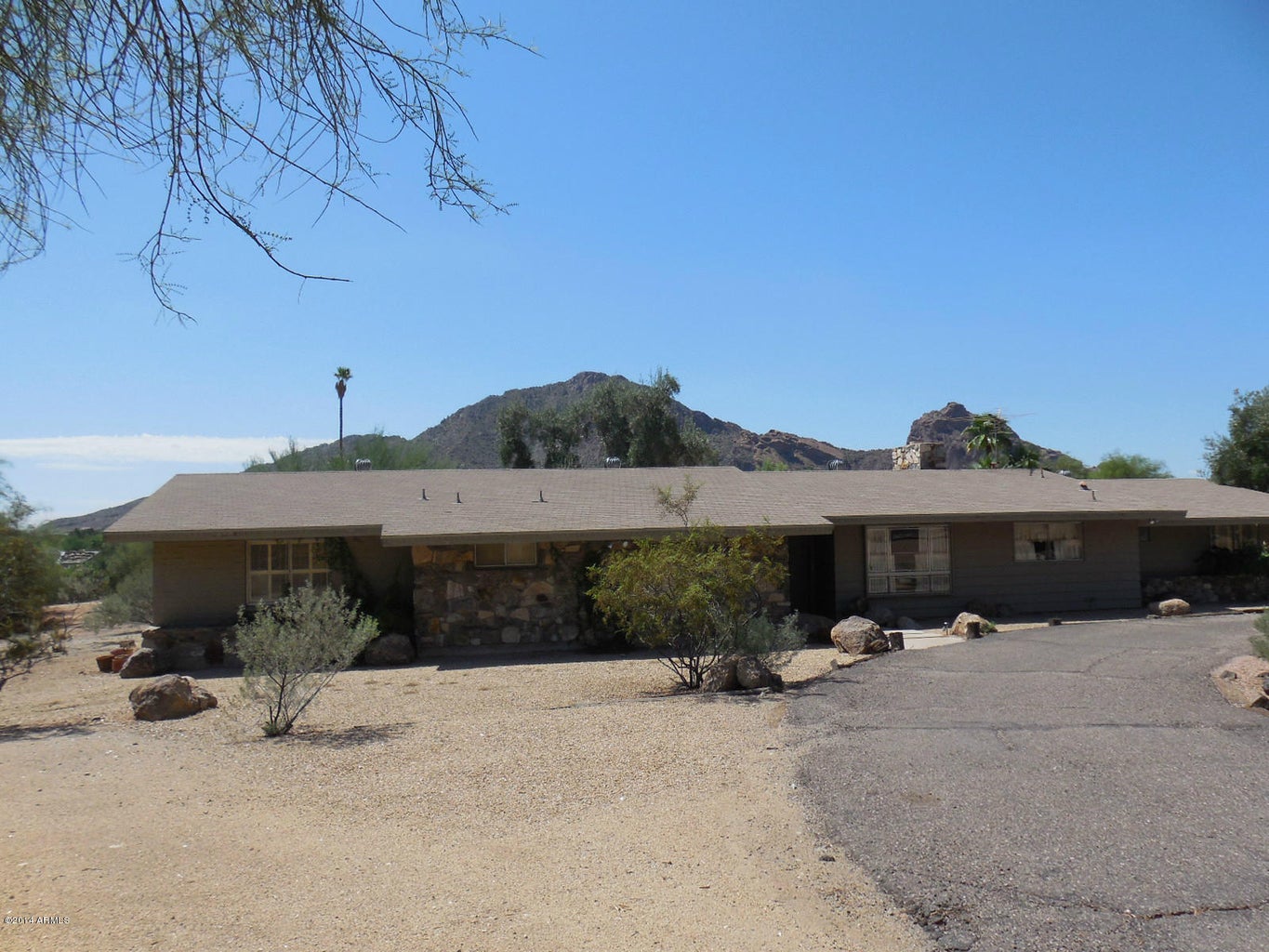5729 E Joshua Tree Lane 16