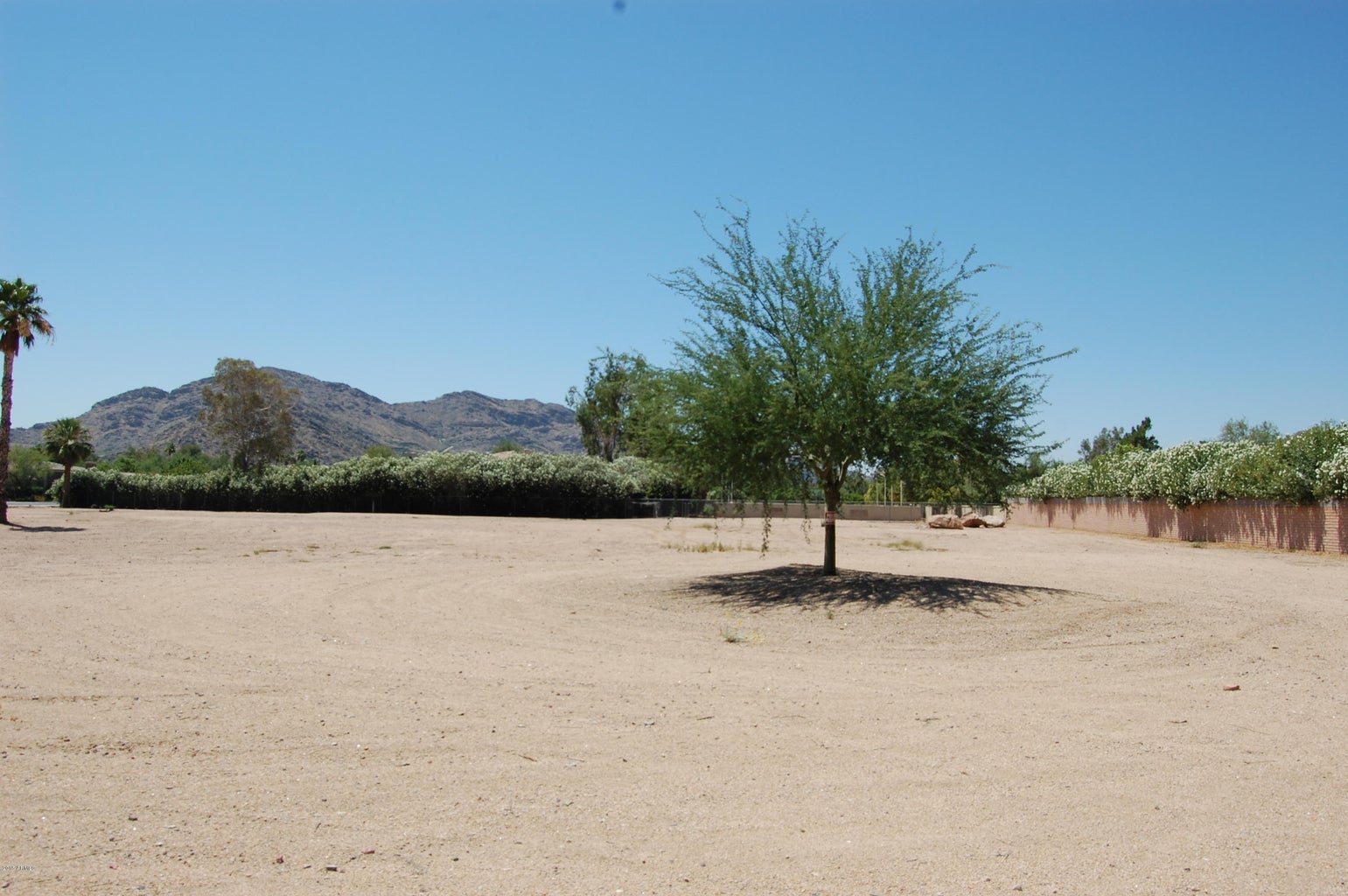 5137 E Doubletree Ranch Road *-*