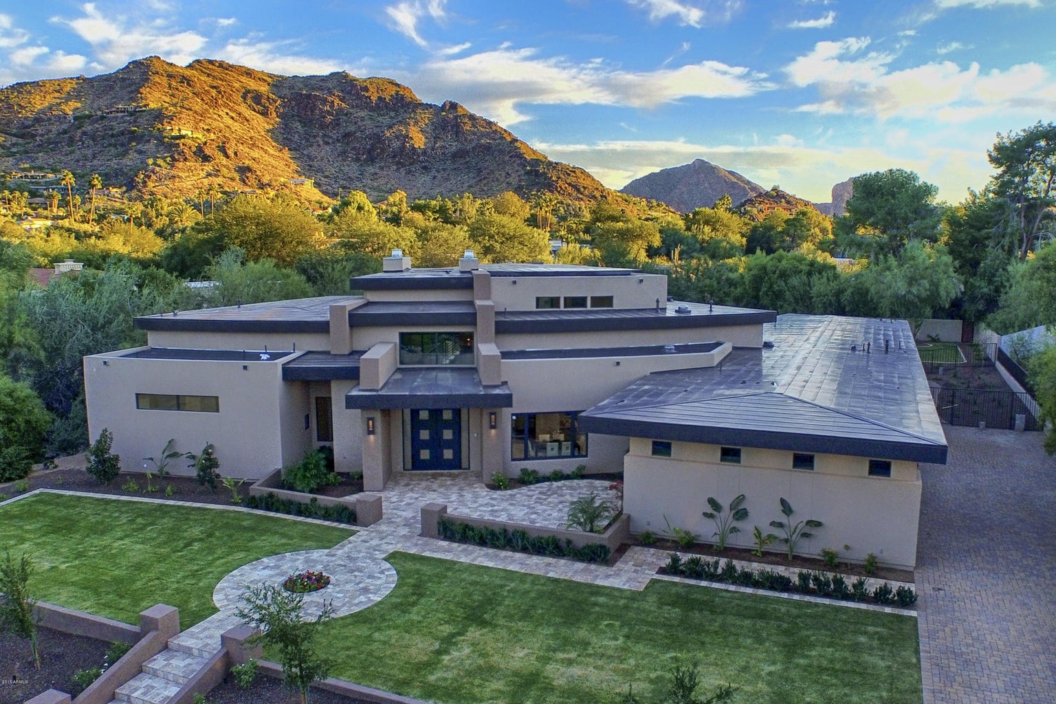 5111 E Crestview Drive — photo 1