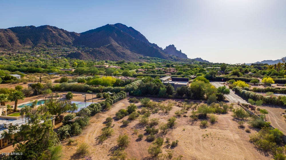 5727 N Wilkinson Road -