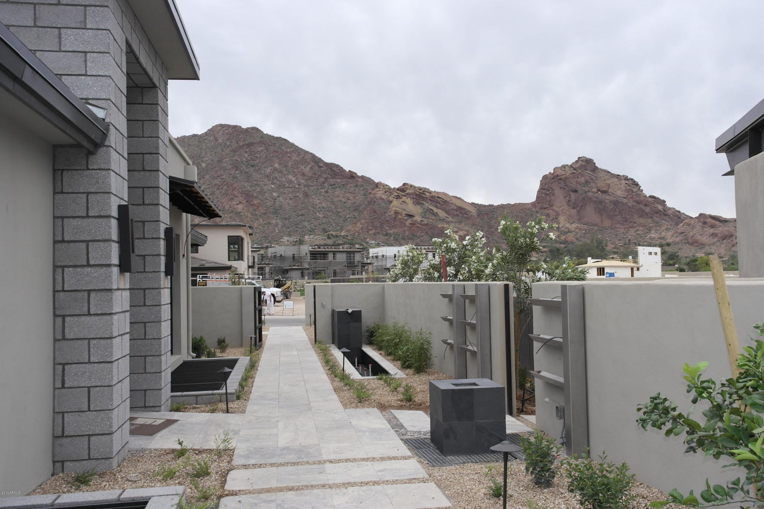 5730 E Huntress Drive — photo 1
