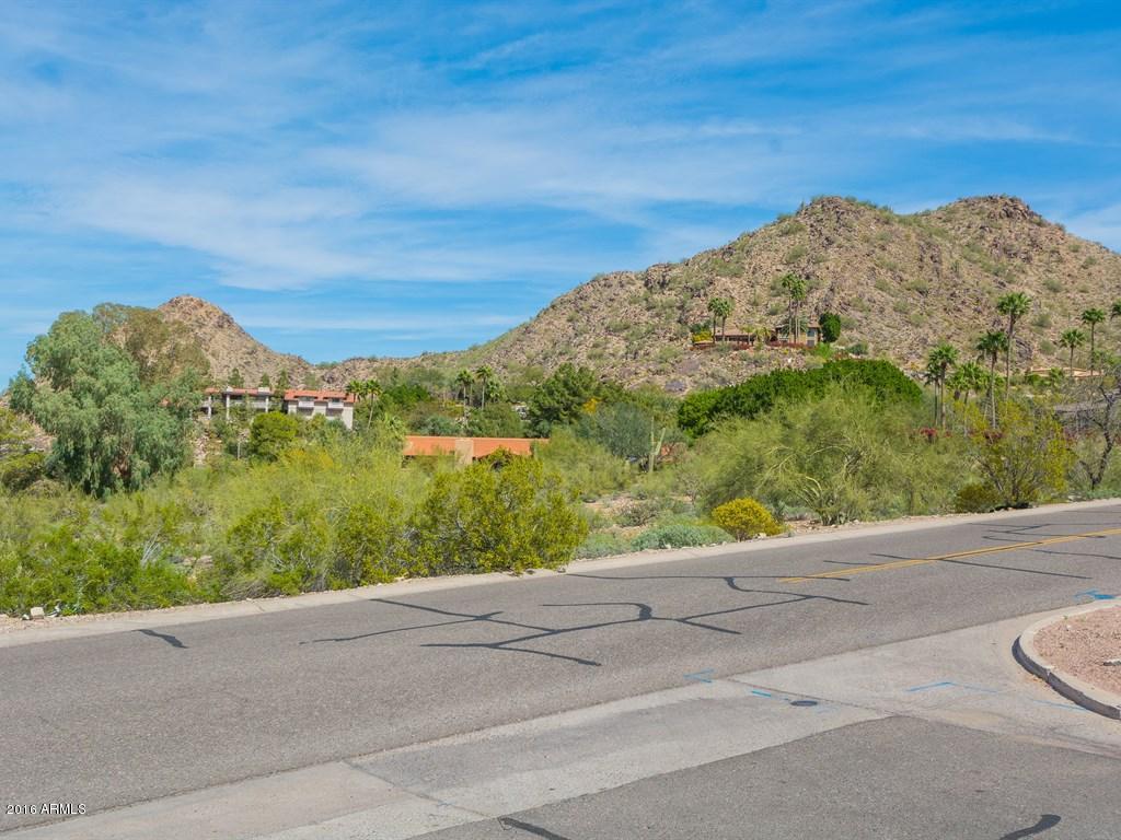 5366 E Roadrunner Road 1