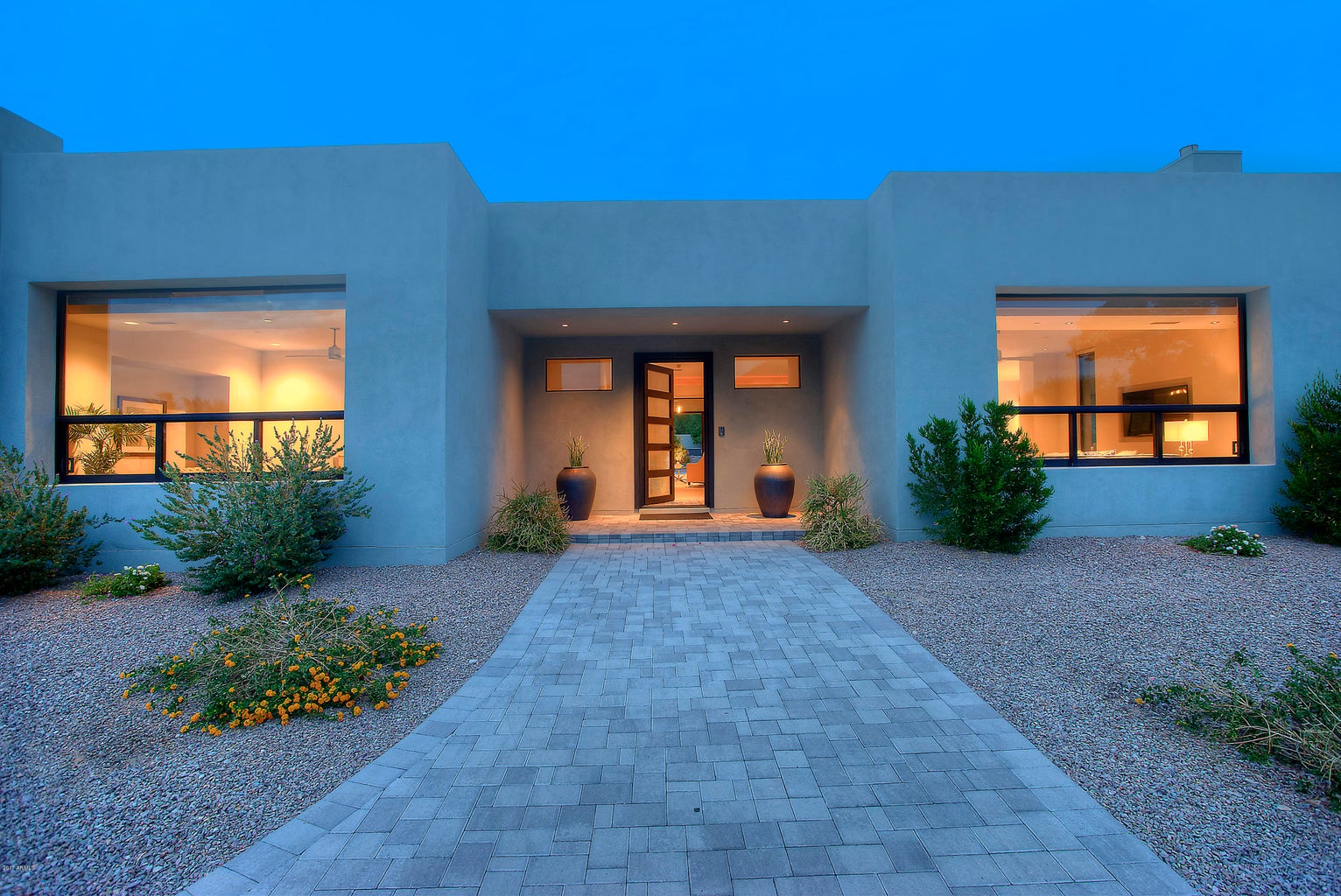 4700 E Sierra Vista Drive — photo 1