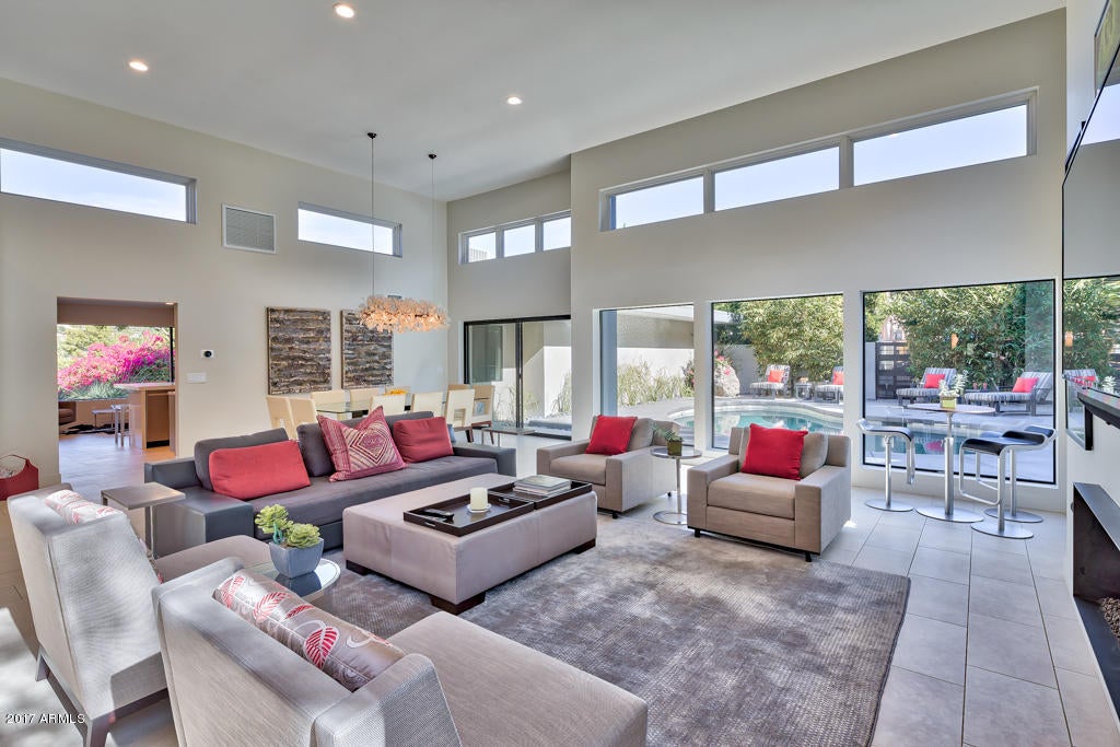 7107 N Red Ledge Drive — photo 1