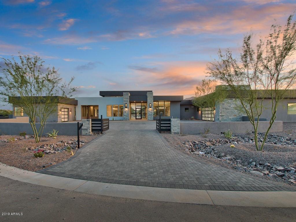 7019 N 69th Place