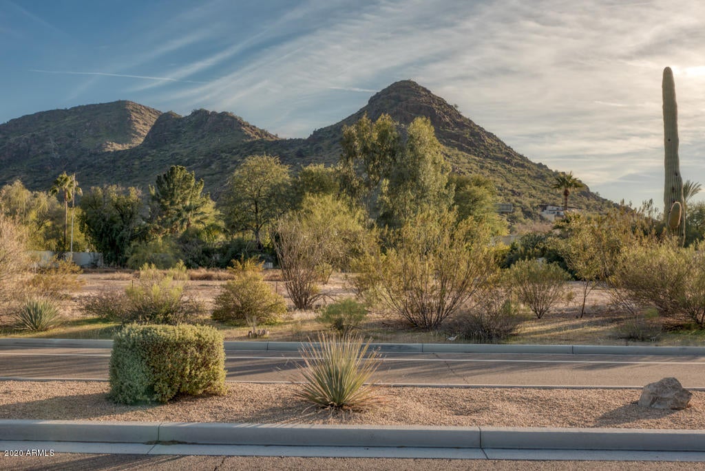 5515 E Mockingbird Lane 2