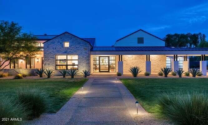 3253 E San Miguel Place — photo 1
