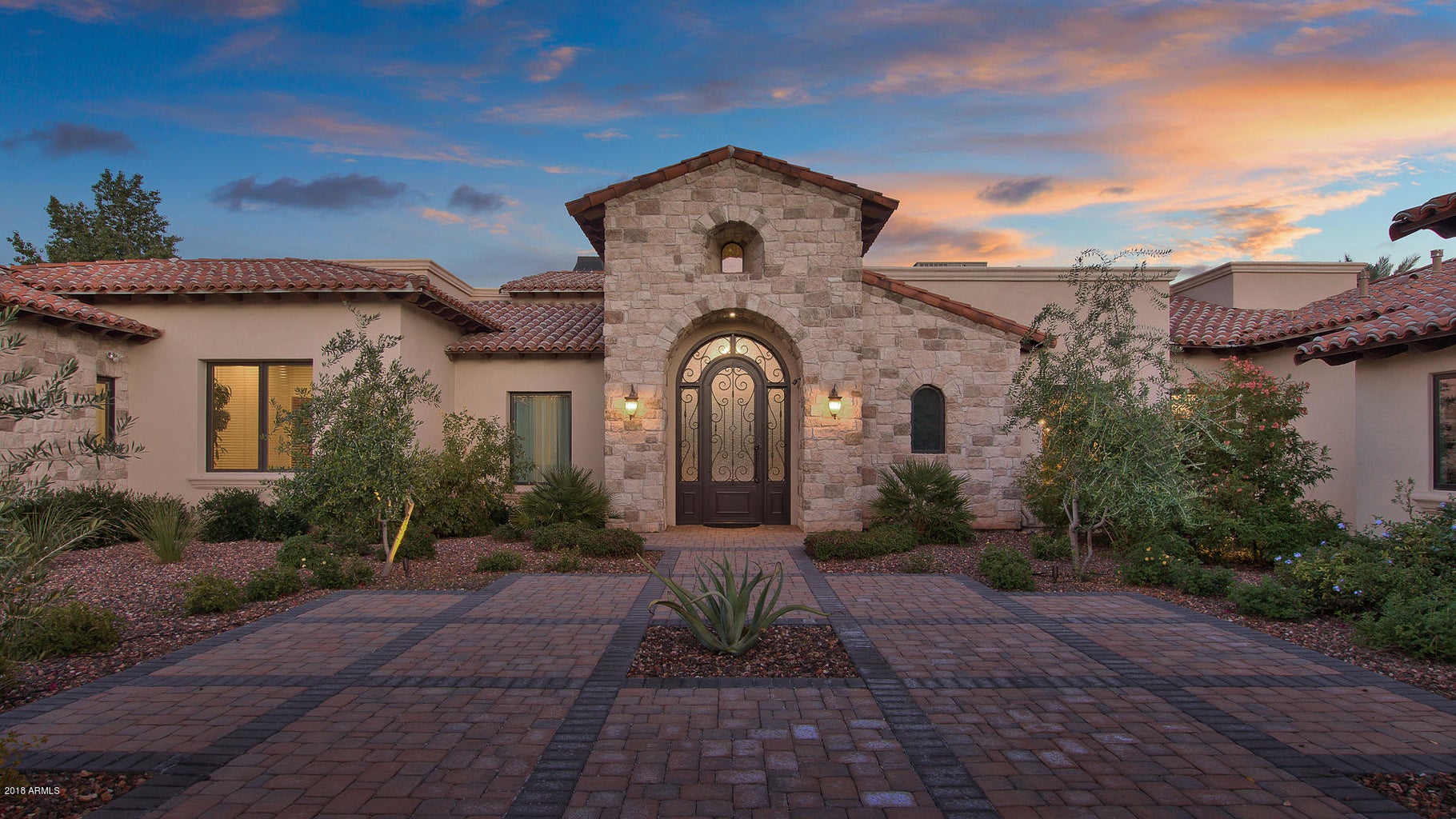 7807 N Calle Caballeros Street