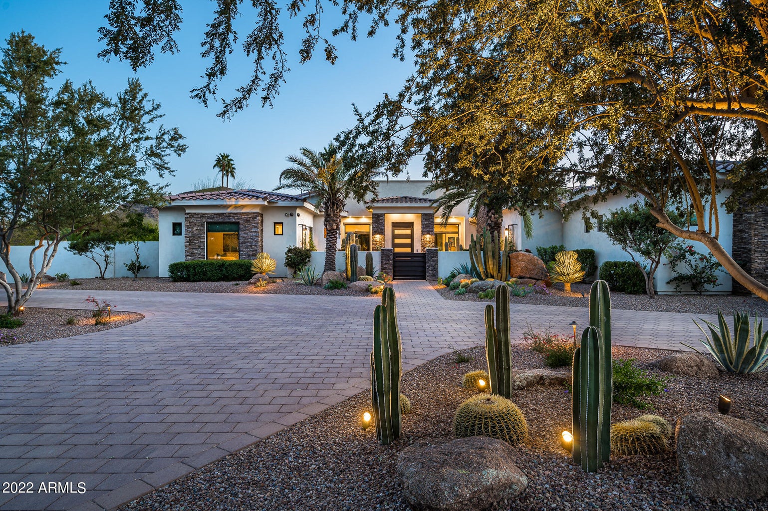 8700 N 55th Place