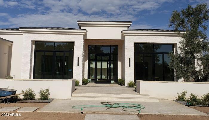 6220 N Casa Blanca Drive — photo 1
