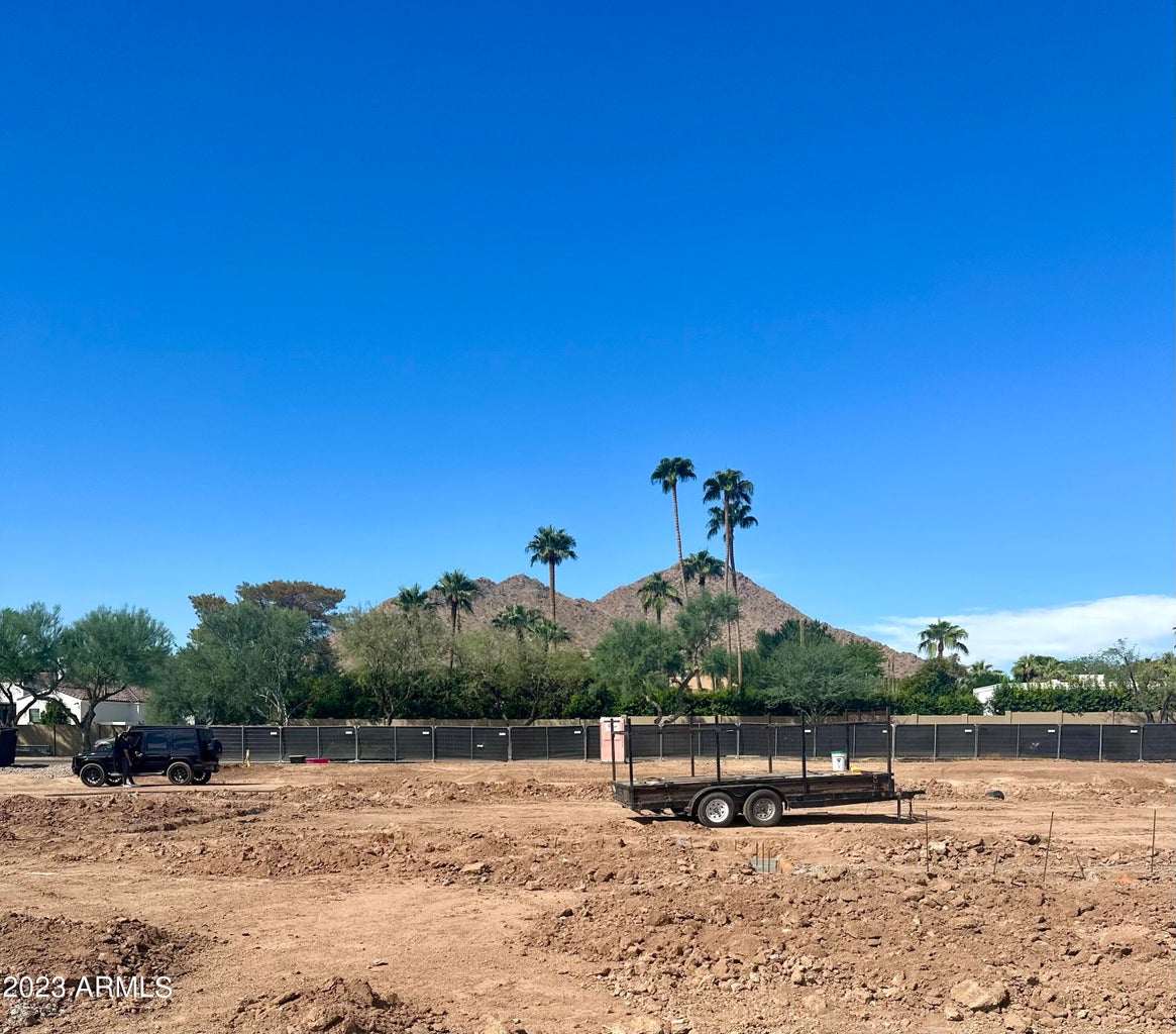 5205 N Monte Vista Drive 5