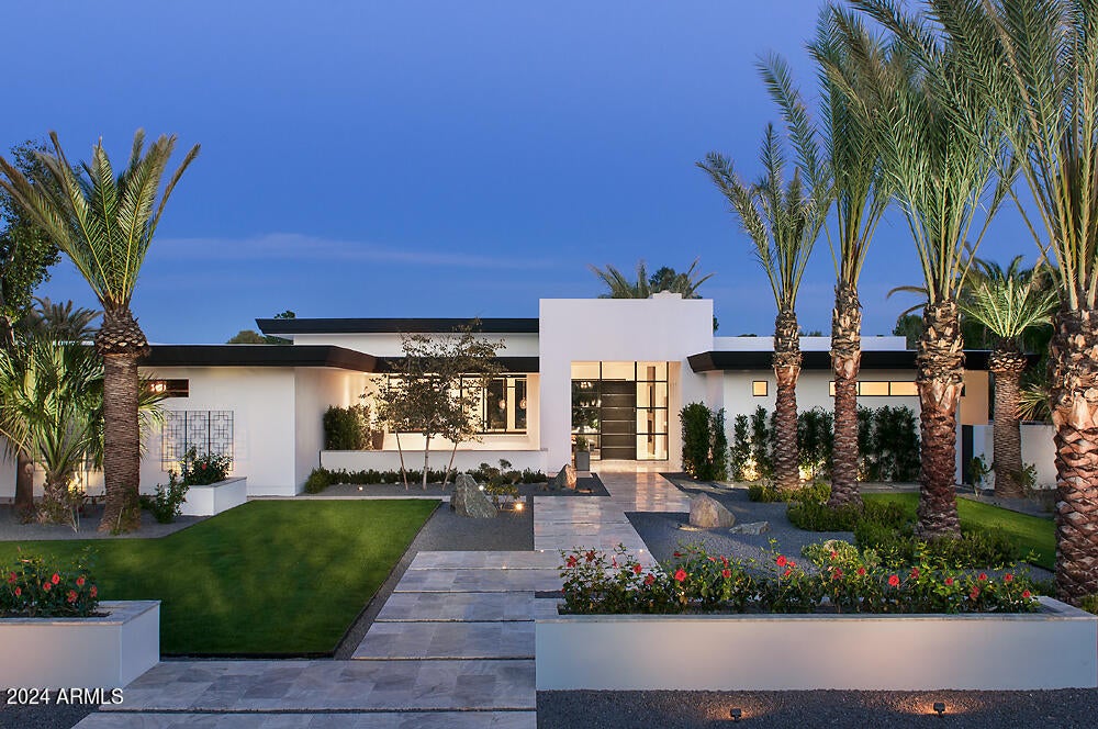 6613 E Bluebird Lane -