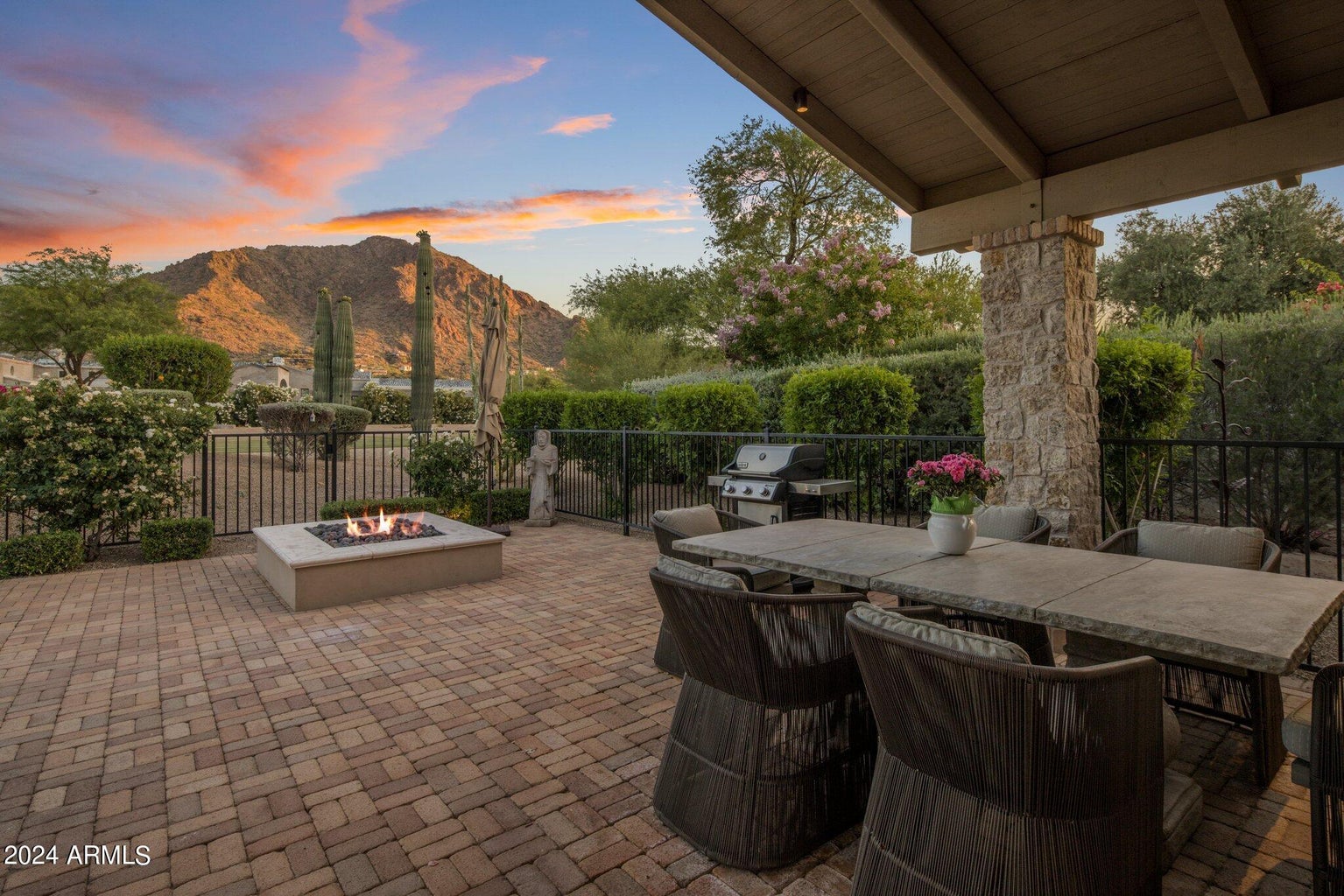 5635 E Lincoln Drive 25 — photo 1