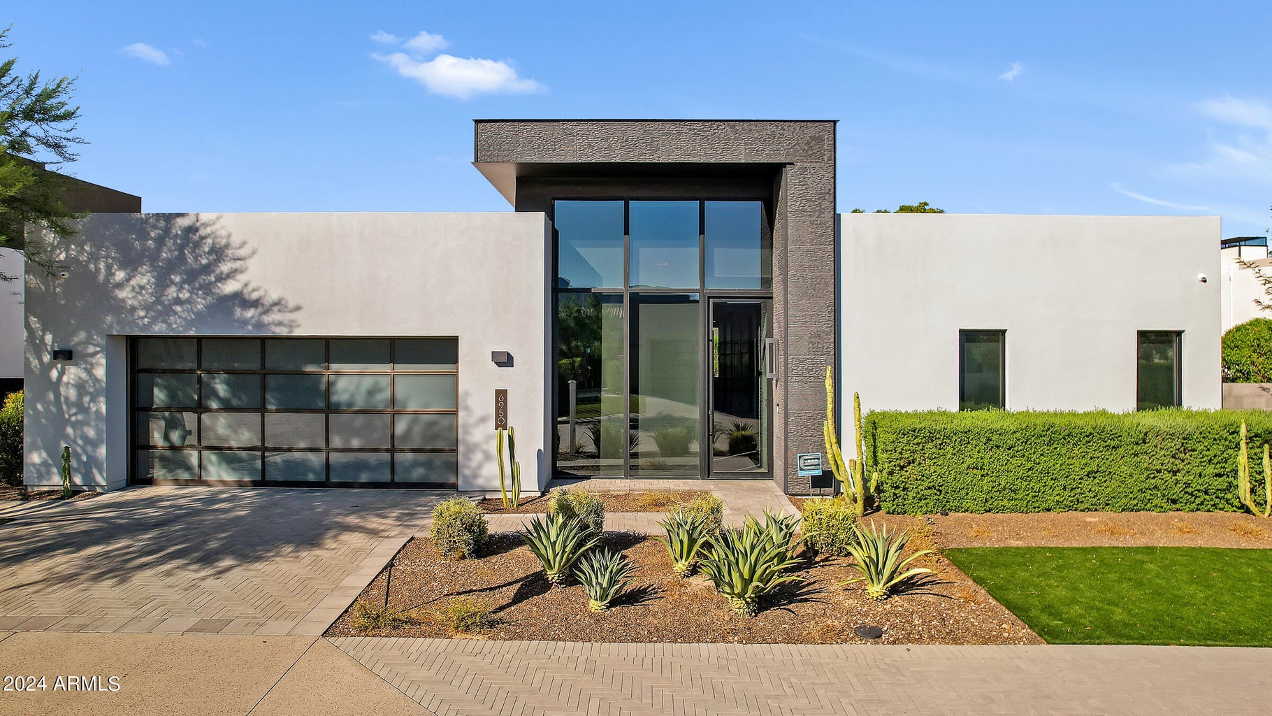 6950 E Cactus Wren Road — photo 1