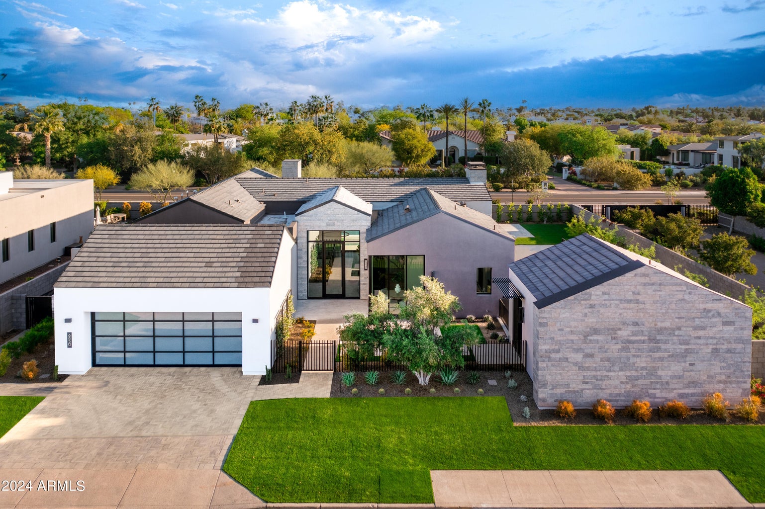 6850 E Joshua Tree Lane — photo 1