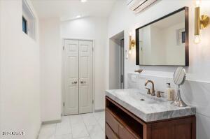 Guest en suite 4 bath