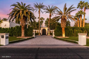 PAVER DRIVEWAY ENTRANCE