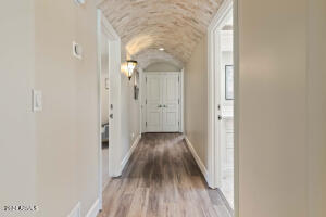 CUSTOM ARCHED CEILINGS