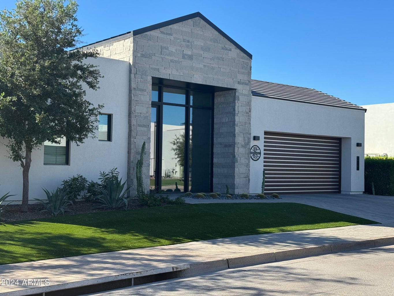 6847 E Joshua Tree Lane — photo 1
