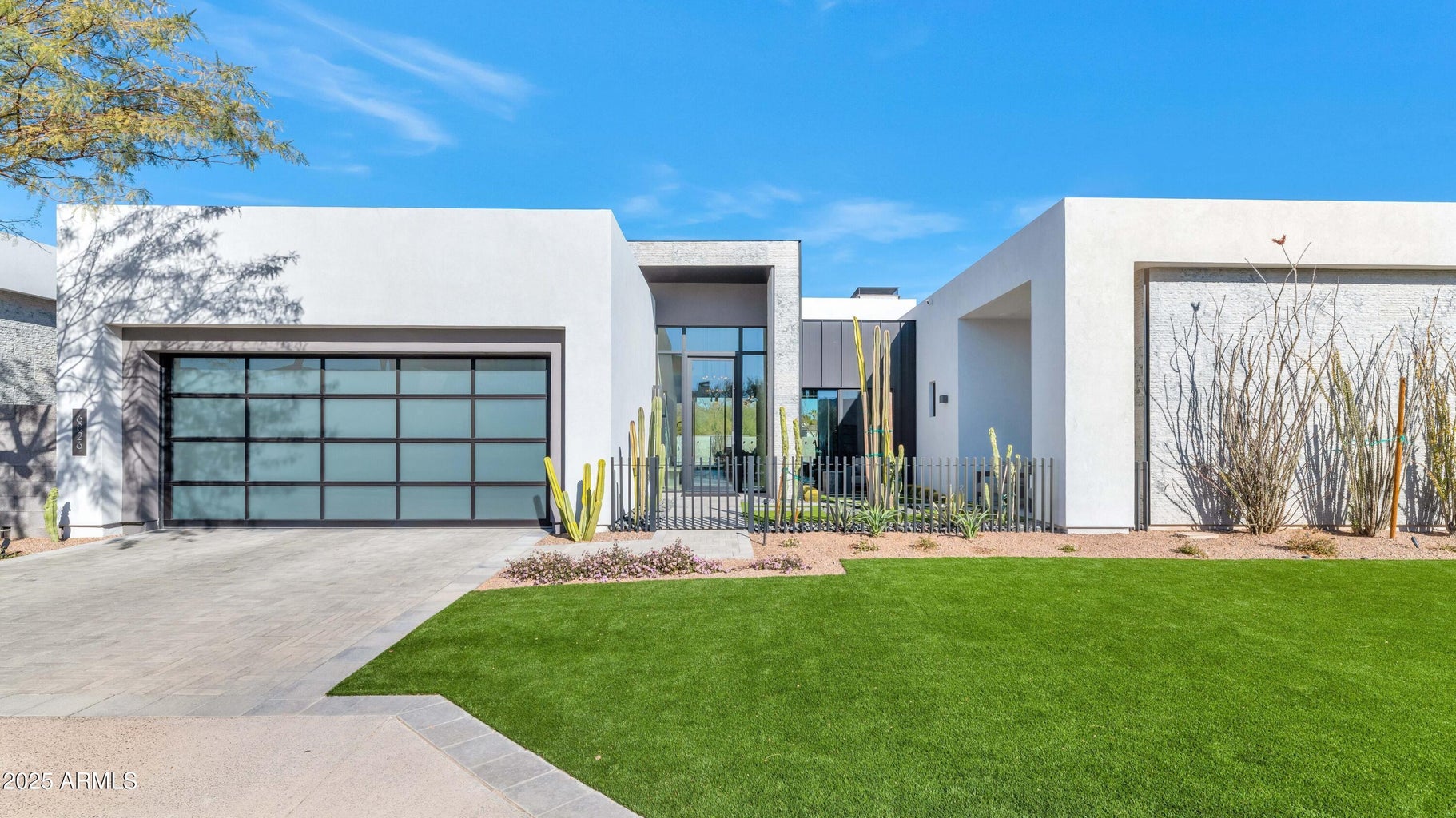 6826 E Joshua Tree Lane — photo 1