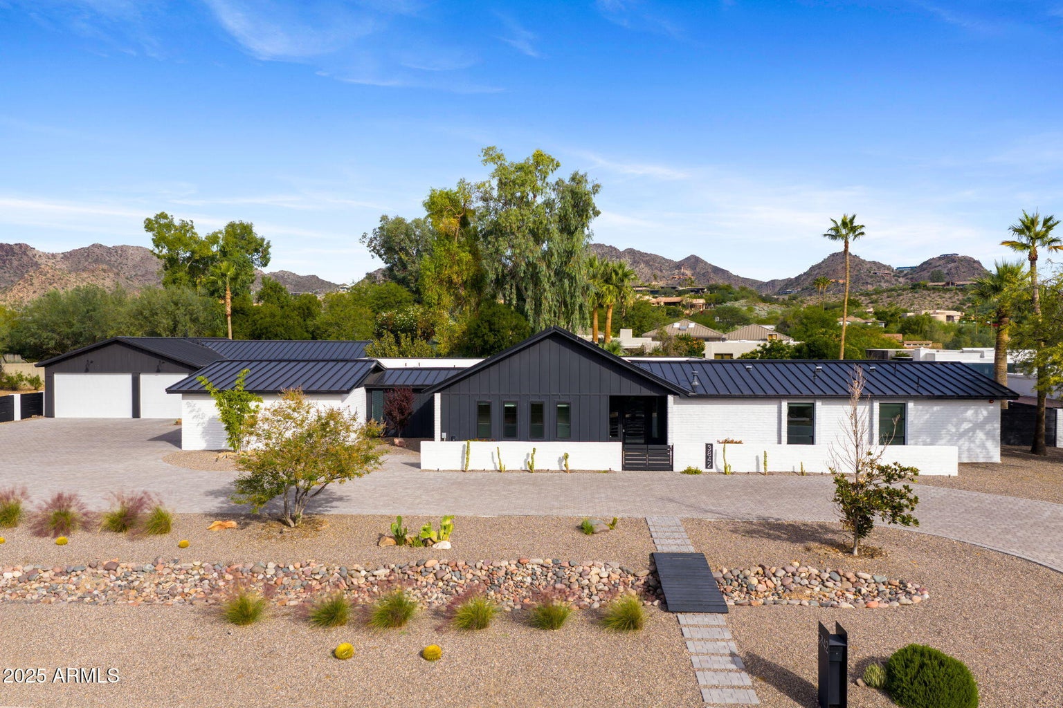 3842 E San Miguel Avenue — photo 1