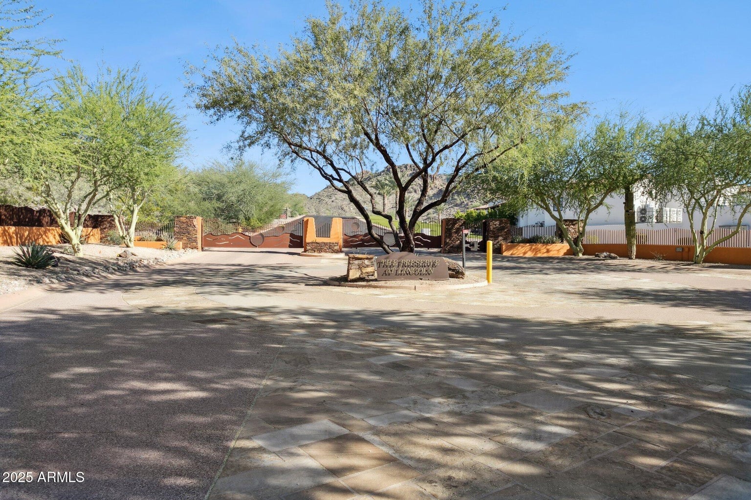 3311 E Stella Lane 008