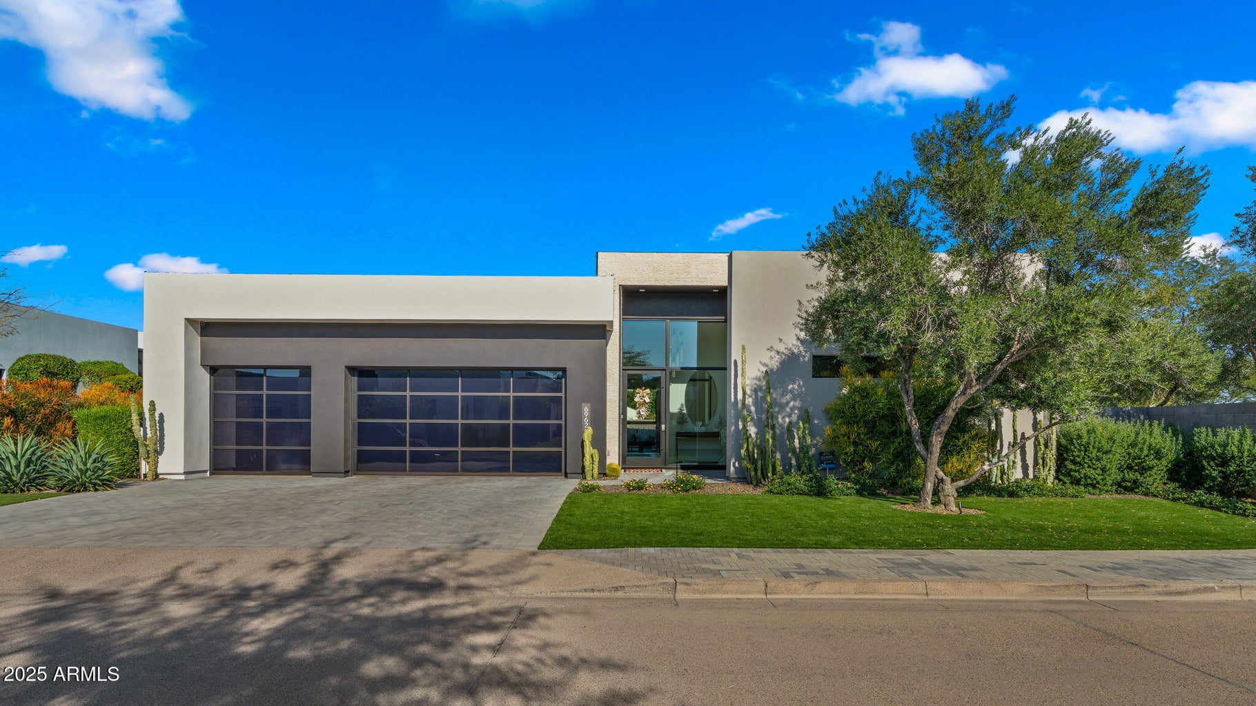 6962 E Cactus Wren Road — photo 1