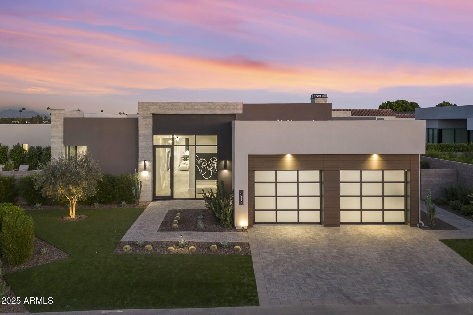 6913 N Joshua Tree Court — photo 1